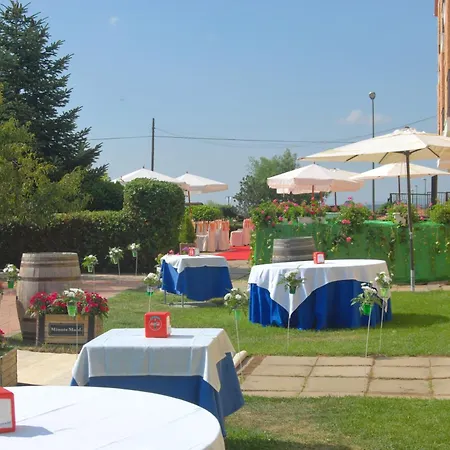 Hotel Cuatro Calzadas Martinamor