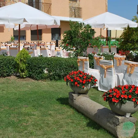 Hotell Cuatro Calzadas Martinamor